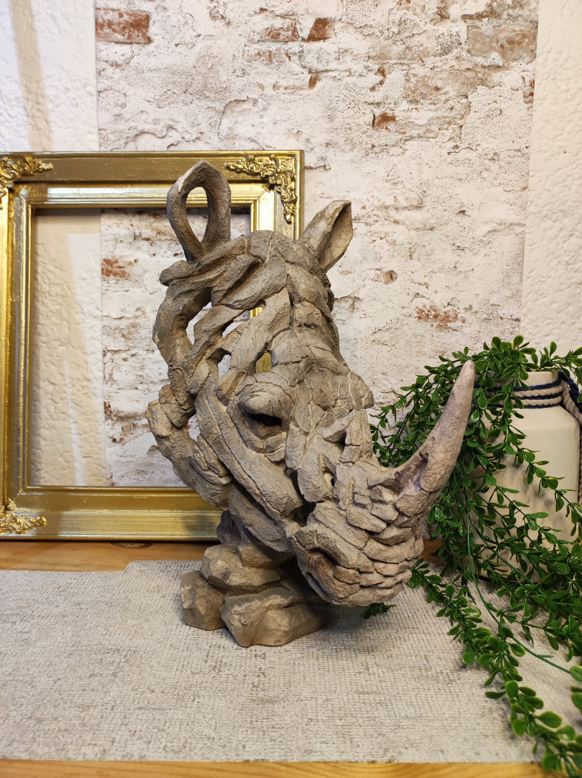 Escultura Cabeza De Rinoroca En Resina