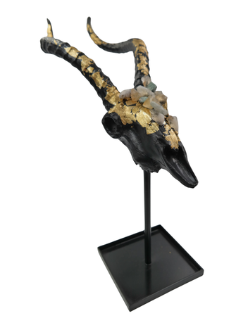 Escultura de Cráneo Antílope Resina y Cuarzos