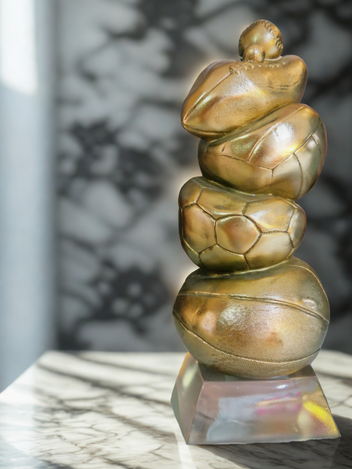 Escultura De Balones En Resina Metalizada