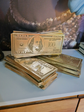Golden Money Paca De Billetes En Resina Metalizada