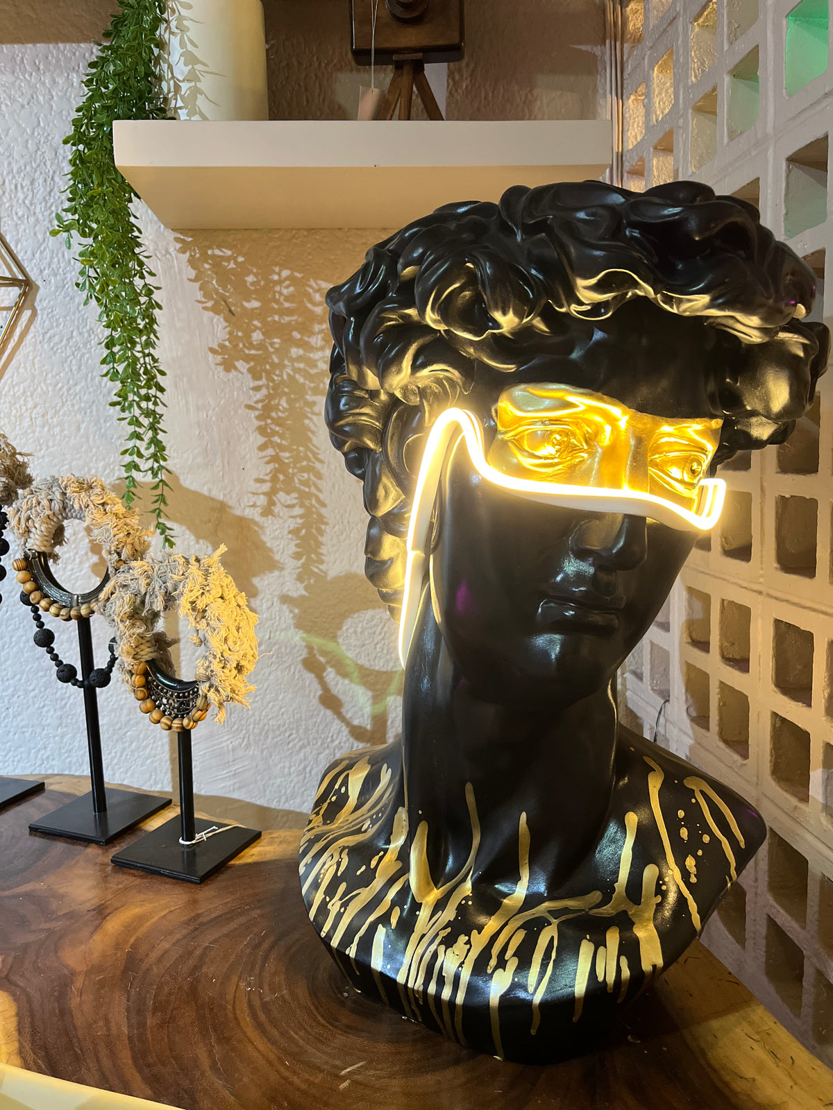 Lámpara Busto David Antifaz Dorado