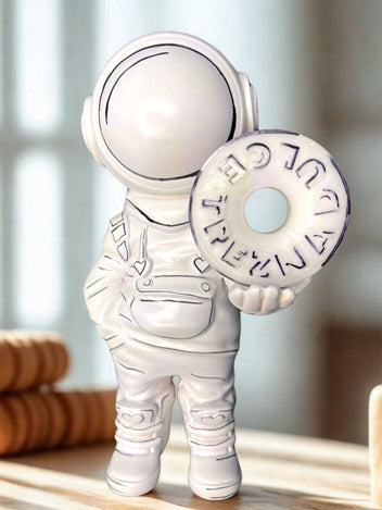Escultura De Astronauta Saturnina En Resina Tethys