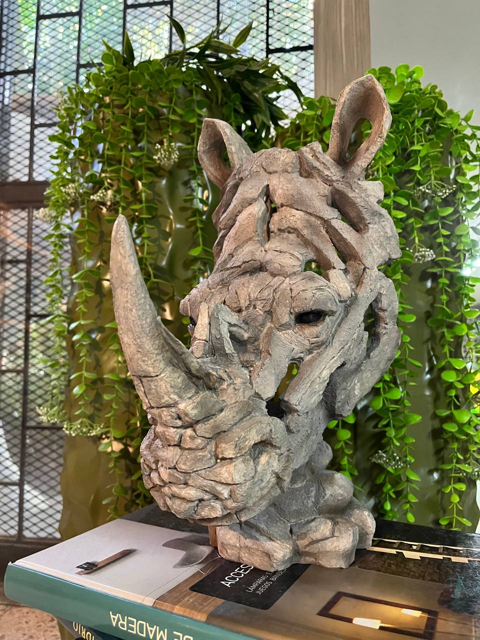 Escultura Cabeza De Rinoroca En Resina